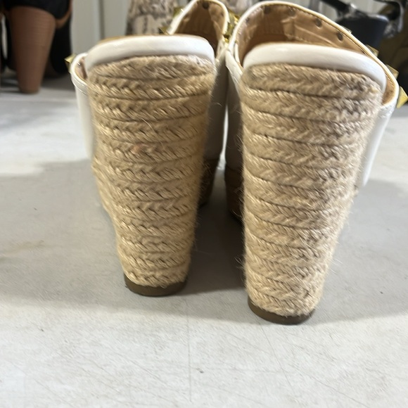 Wild diva, size 8, white and gold jewelry - Picture 3 of 3